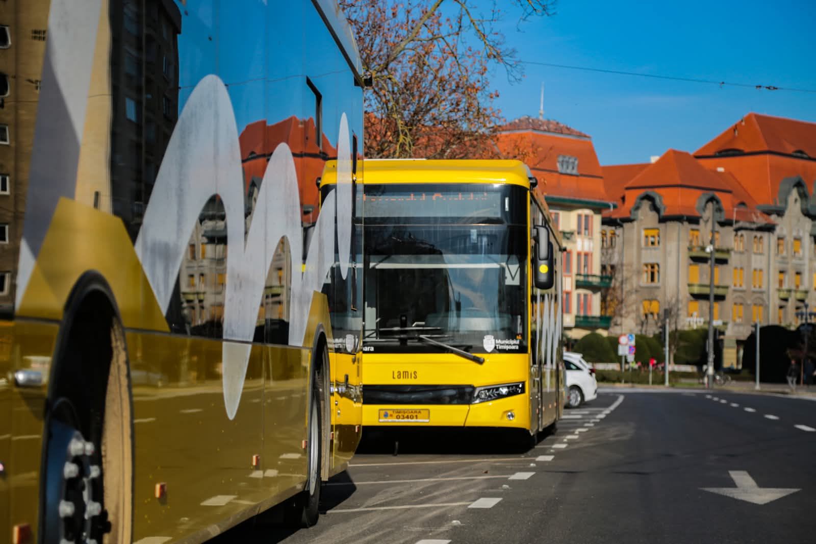 Autobuz electric pe stradă în Timișoara