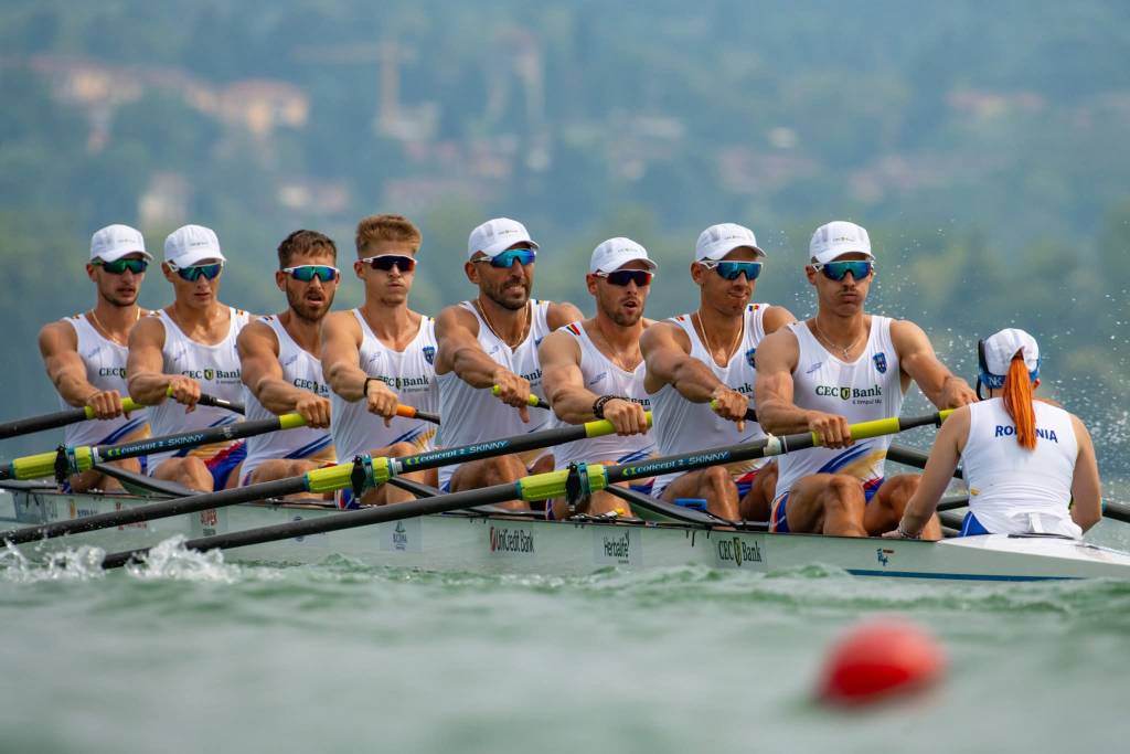 Echipaj românesc de canotaj câștigând medalia de aur la Europenele de la Varese Echipaj românesc de canotaj câștigând medalia de aur la Europenele de la Varese