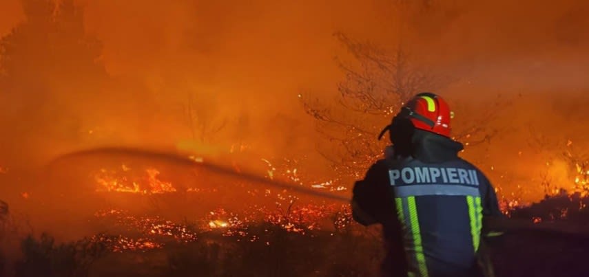Echipaj de pompieri români în misiune terestră în Grecia
