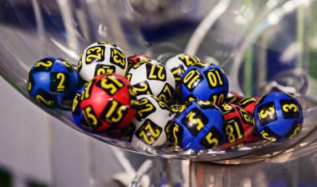Numere câștigătoare la loto și report record în România Numere câștigătoare la loto și report record în România