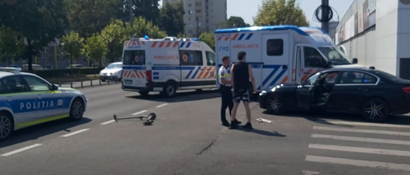 Mașini avariate și polițiști la locul accidentului în Satu Mare Mașini avariate și polițiști la locul accidentului în Satu Mare