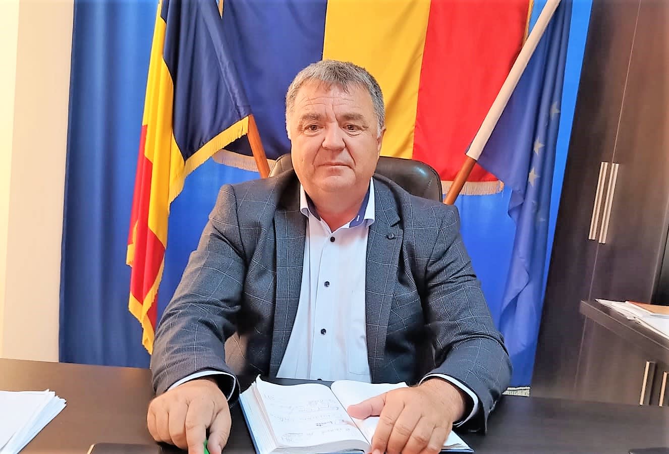 Spectacol cu artiști și foc de artificii în centrul Murgeniului Spectacol cu artiști și foc de artificii în centrul Murgeniului