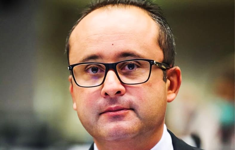 Nicușor Dan, de la halat alb la președinție: ascensiune rapidă în politica românească