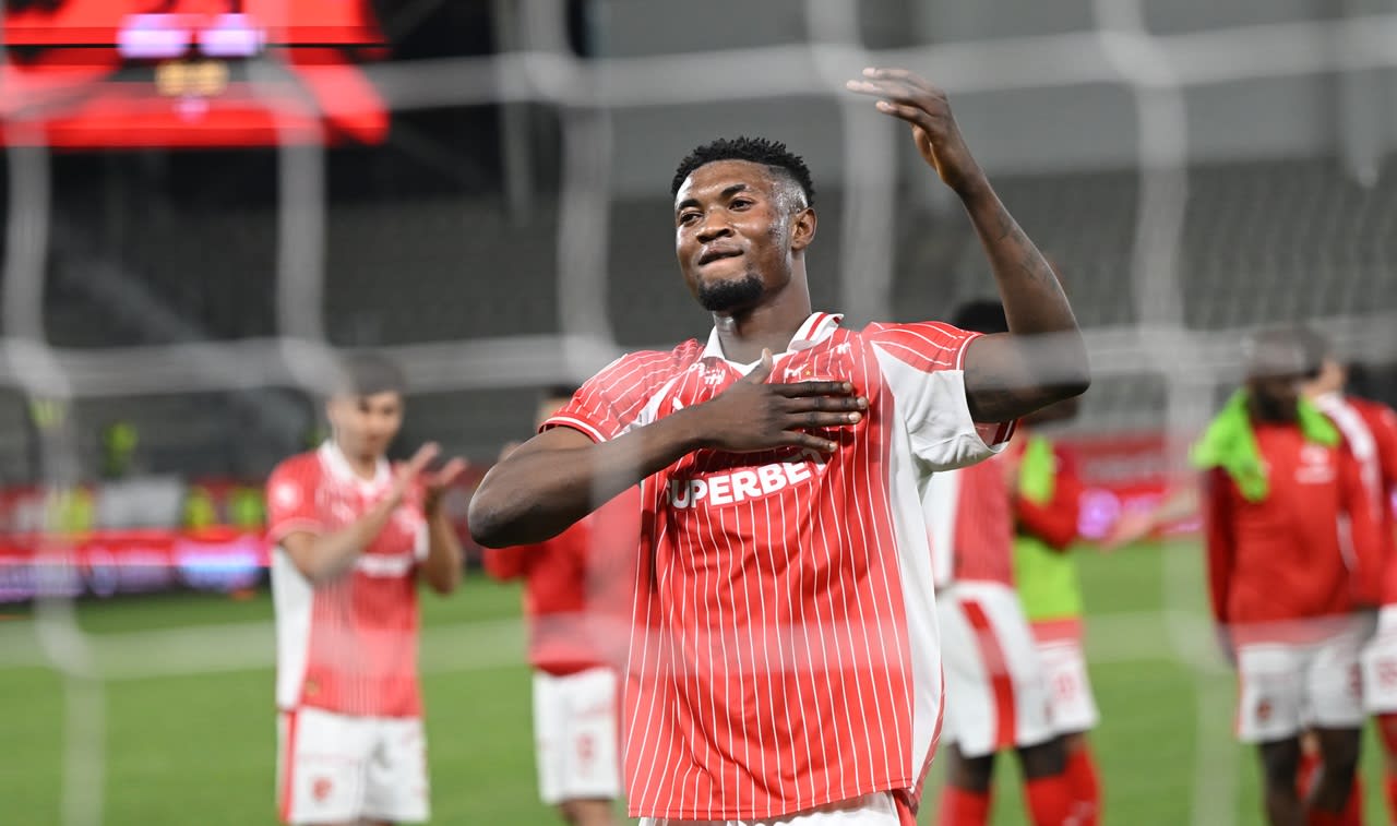 Kennedy Boateng în tricoul echipei Al Fateh, alături de Mihai Lixandru Kennedy Boateng în tricoul echipei Al Fateh, alături de Mihai Lixandru