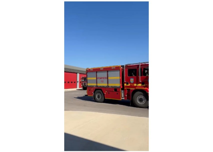 Pompieri români în acțiune stingând incendii de pădure în Grecia