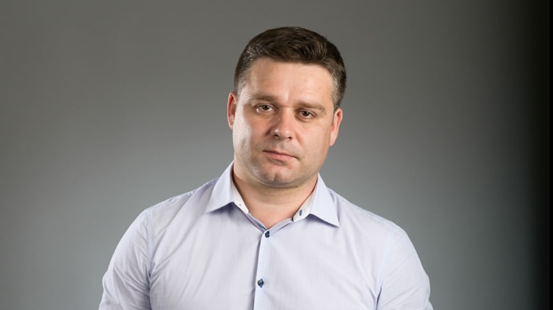 Primar Ciprian Ciucu în timpul unei discurs la șantierul din București Primar Ciprian Ciucu în timpul unei discurs la șantierul din București