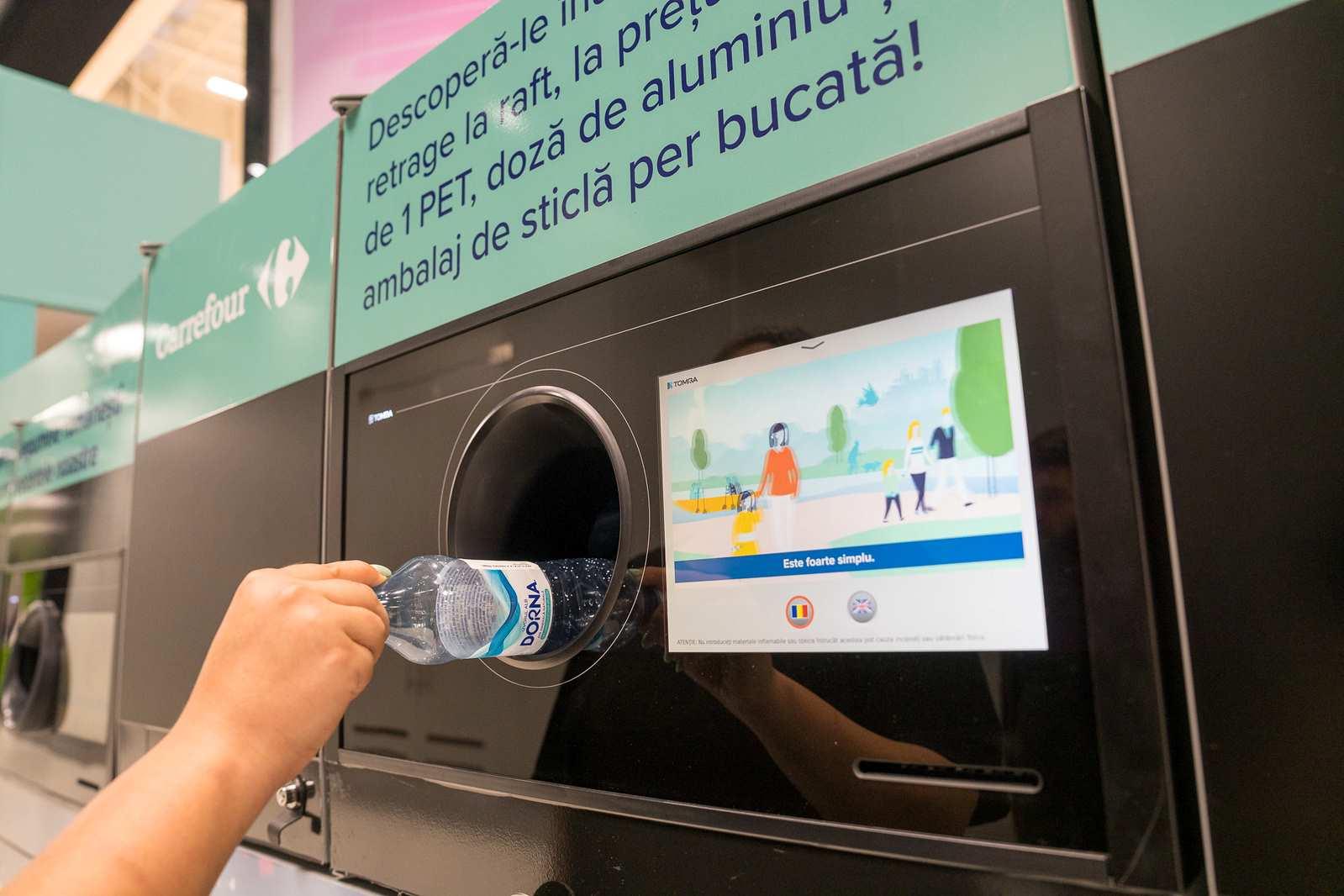 Automat de colectare ambalaje în supermarket din România Automat de colectare ambalaje în supermarket din România