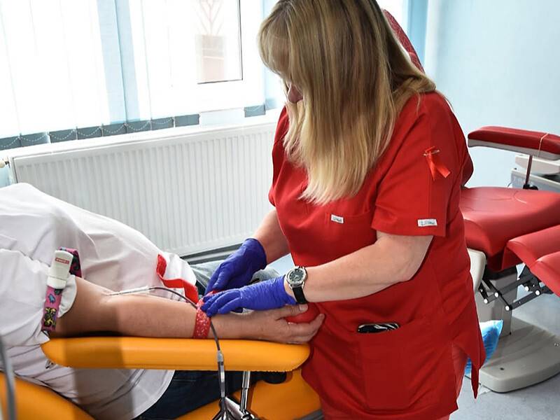 Echipamente noi pentru Centrul de Transfuzie Sanguină Maramureș, achiziționate prin donație de 10.000 de dolari