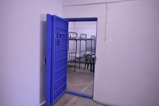 Scandal la Penitenciarul Craiova: polițistă prinsă cu deținut minor și abuzuri disciplinare