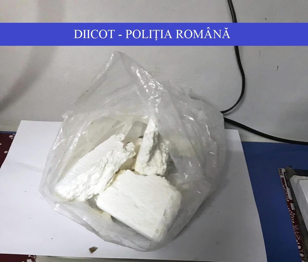 Polițiști DIICOT și jandarmi în acțiune în Galați Polițiști DIICOT și jandarmi în acțiune în Galați