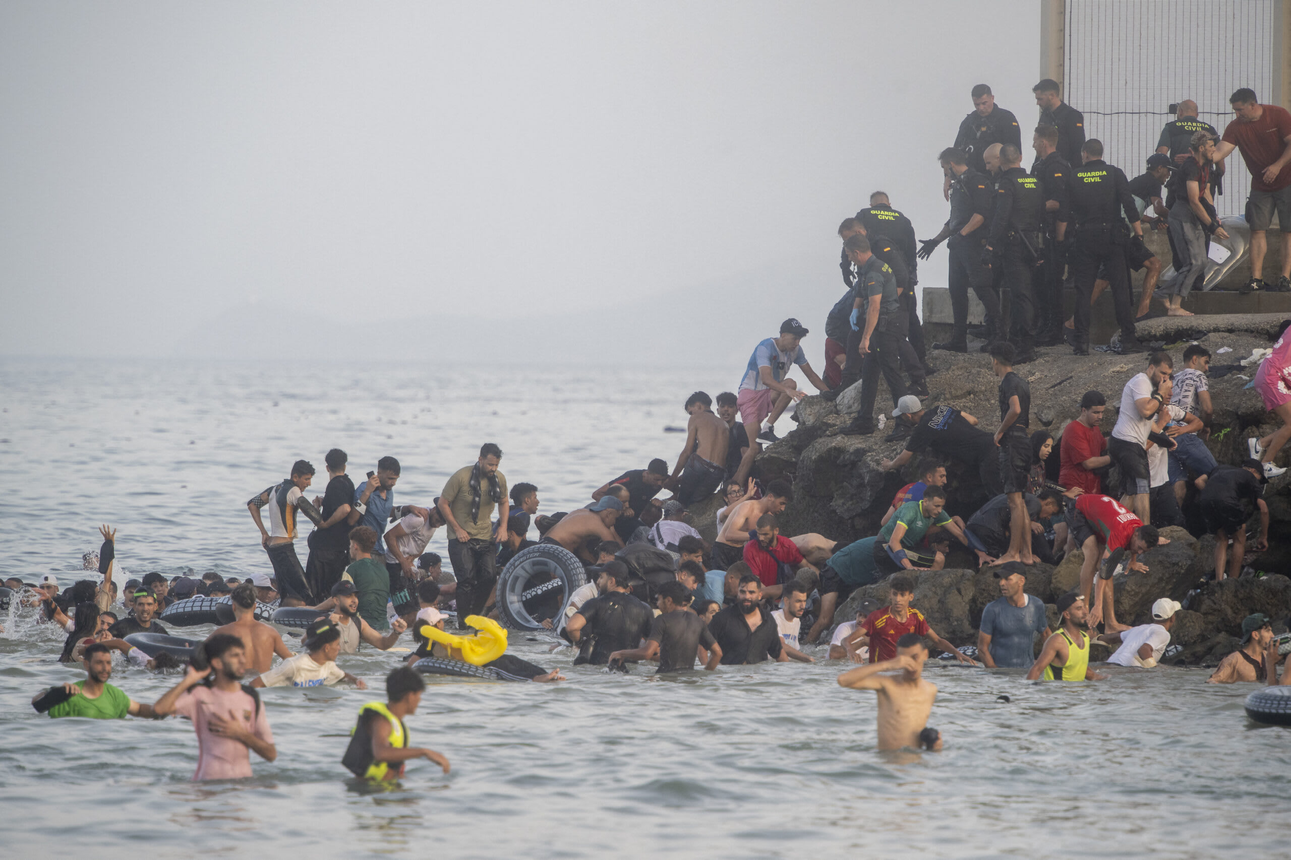 Comisarul UE pentru migrație, Magnus Brunner, vorbește despre criza migranților din Ceuta Comisarul UE pentru migrație, Magnus Brunner, vorbește despre criza migranților din Ceuta