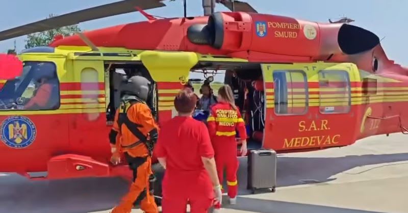 Elicopter Black Hawk în misiune de salvare pe Marea Neagră Elicopter Black Hawk în misiune de salvare pe Marea Neagră