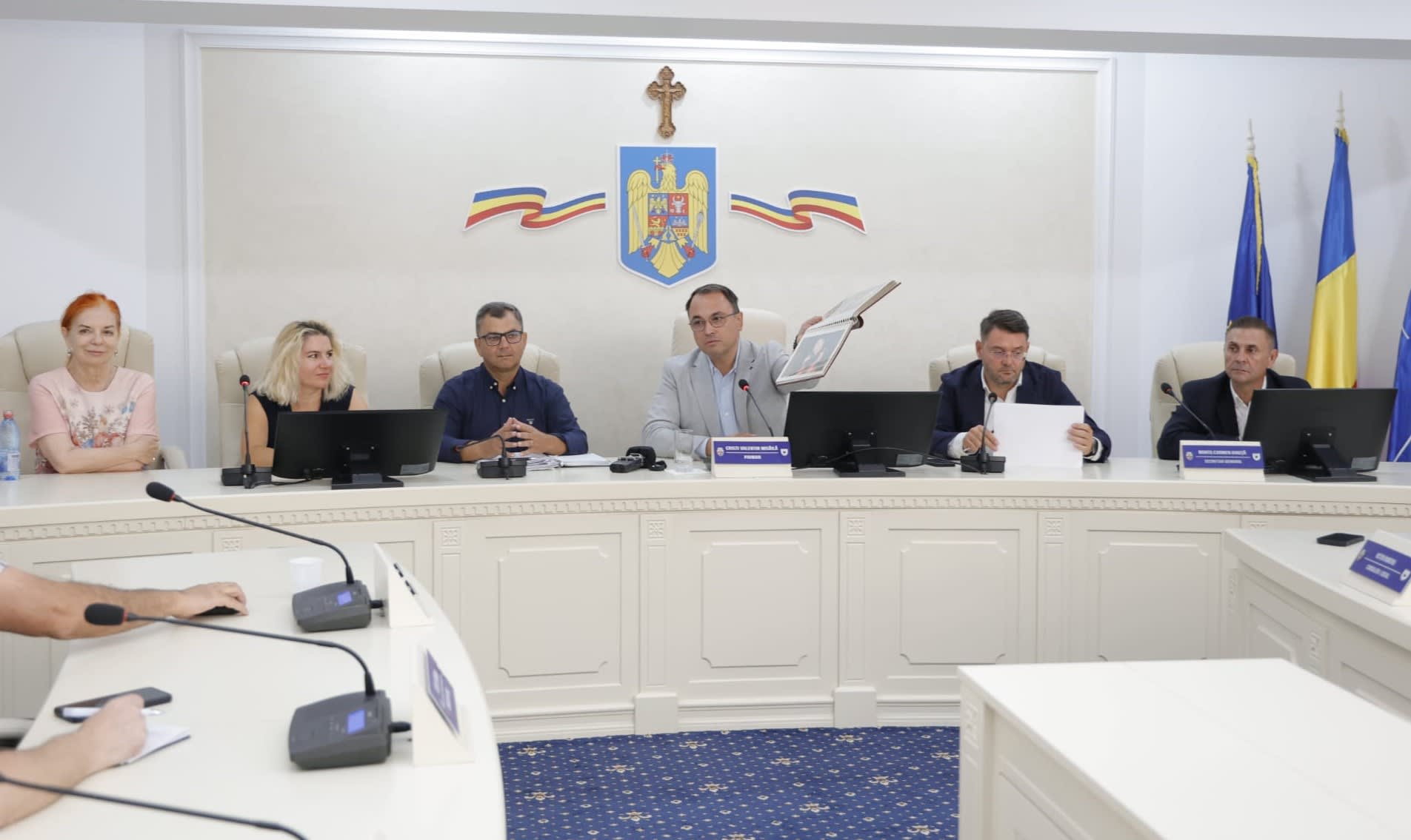 Primarul Cristi Misăilă anunță revocarea hotărârii privind teatrul Pastia Primarul Cristi Misăilă anunță revocarea hotărârii privind teatrul Pastia