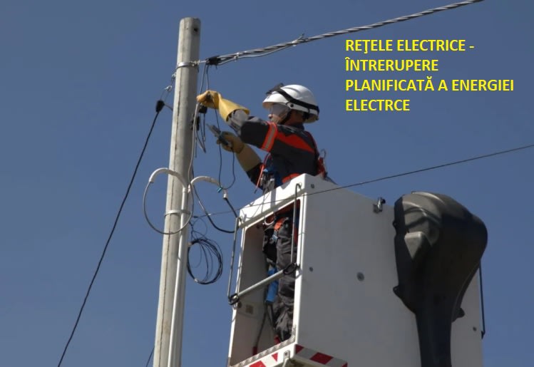 Echipe de muncitori în rețea electrică în timpul lucrărilor de mentenanță în România Echipe de muncitori în rețea electrică în timpul lucrărilor de mentenanță în România