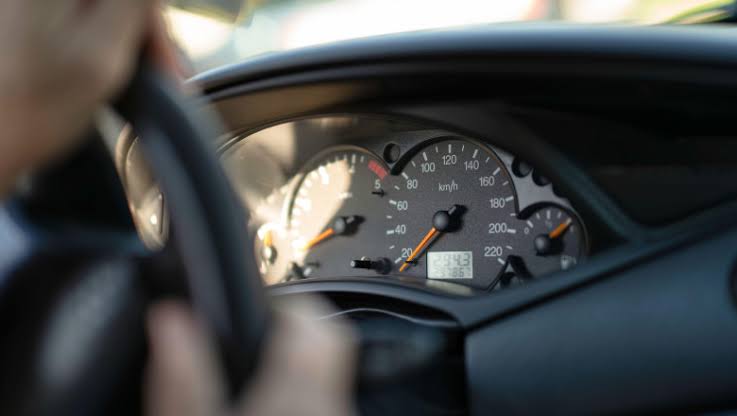 Limitele de viteză din Codul Rutier: circulația cu 80 km/h în localitate