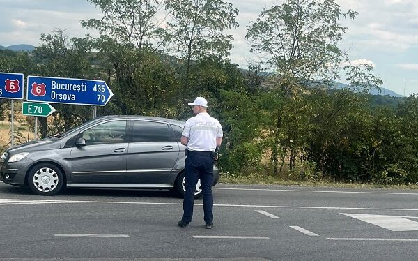 Polițiști în acțiune în Caraș-Severin, control rutier și verificări Polițiști în acțiune în Caraș-Severin, control rutier și verificări