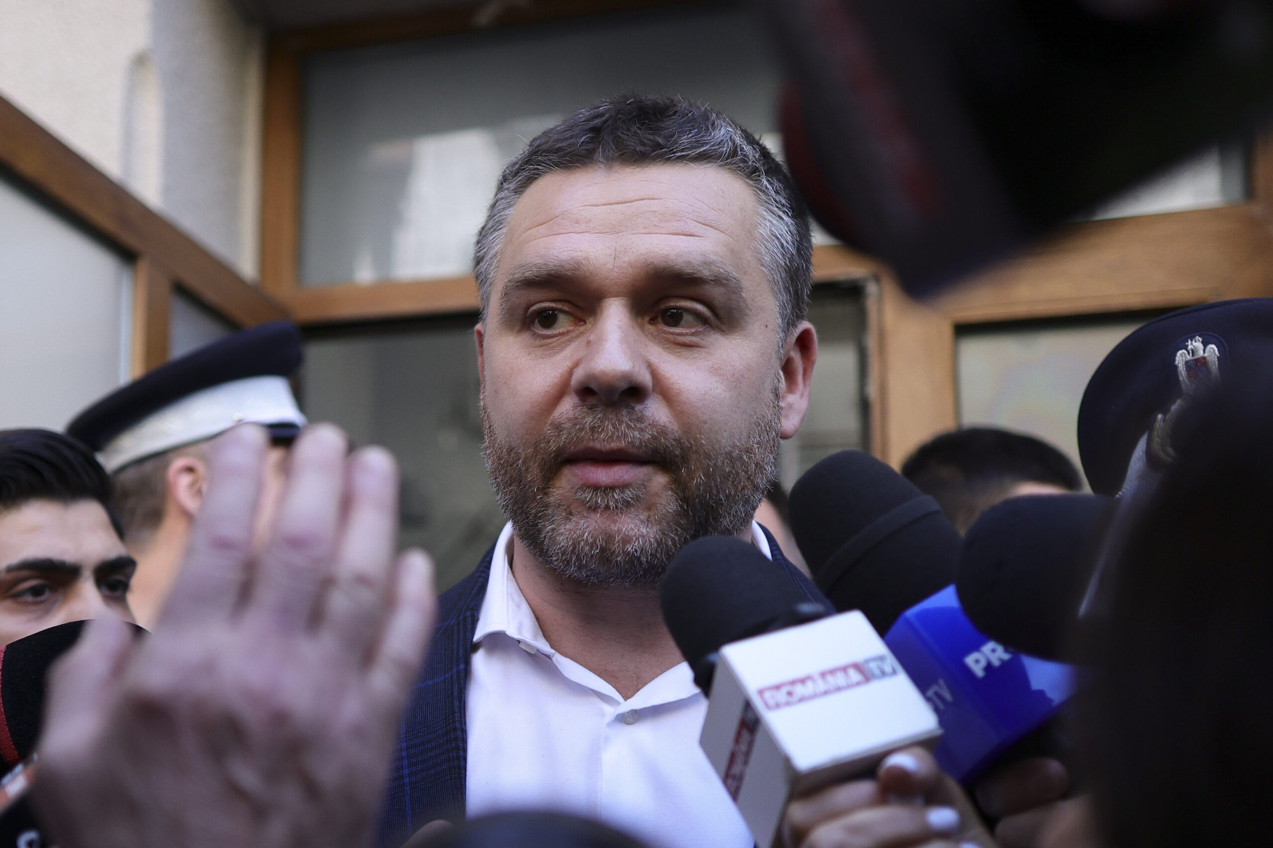 Nicușor Dan începe ziua la poliție pentru semnarea controlului judiciar în dosarul de corupție