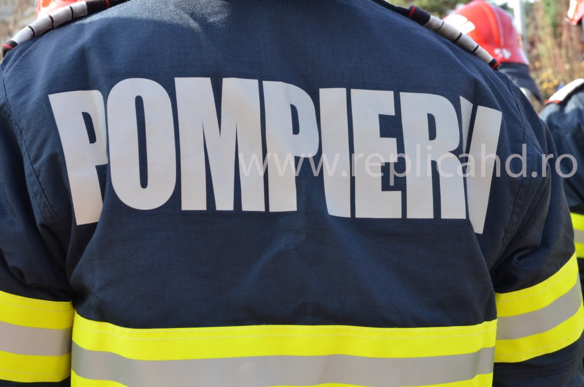 Un accident rutier la Batiz: o șoferiță a fost descarcerată de pompieri