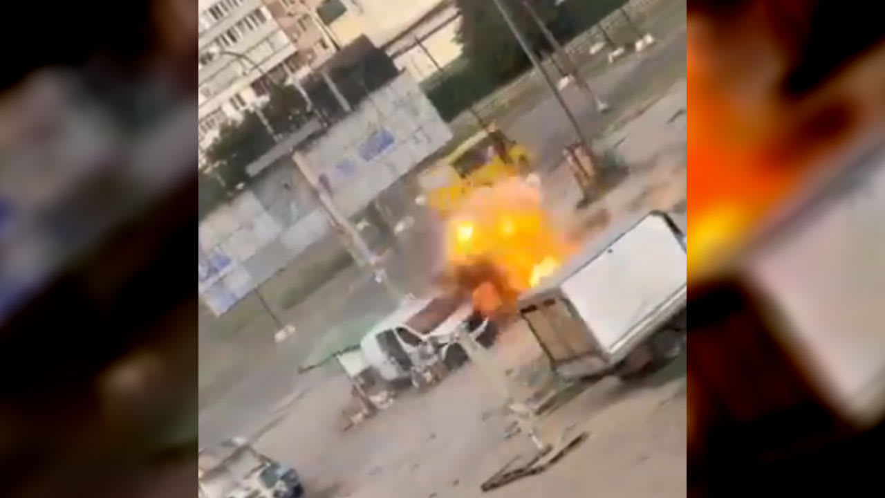 Dronă rusească atacând un comerciant de legume în piață, Herson Dronă rusească atacând un comerciant de legume în piață, Herson