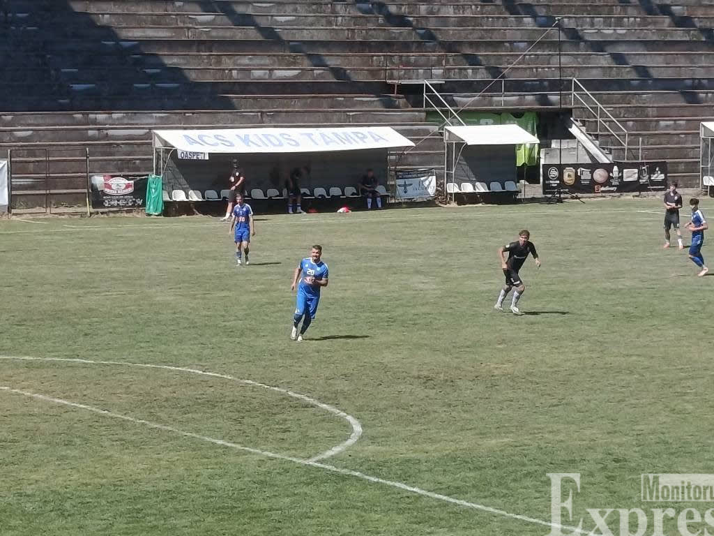 Constantin Budescu în acțiune pe teren, în amicalul Brașov – Poli Timișoara 2 Constantin Budescu în acțiune pe teren, în amicalul Brașov – Poli Timișoara 2