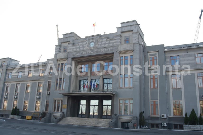 Port maritim Constanța cu nave și infrastructură portuară Port maritim Constanța cu nave și infrastructură portuară