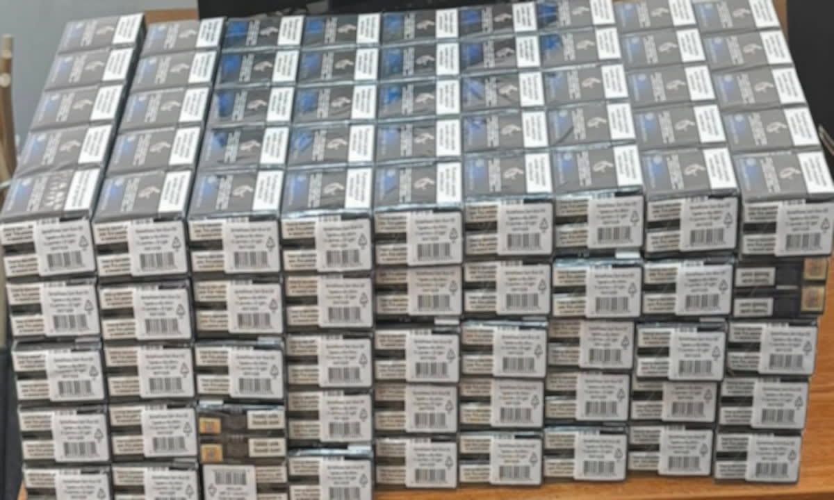 Polițiștii de frontieră au descoperit țigarete de contrabandă la PTF Stânca, șoferul fiind amendat cu 10.000 de lei