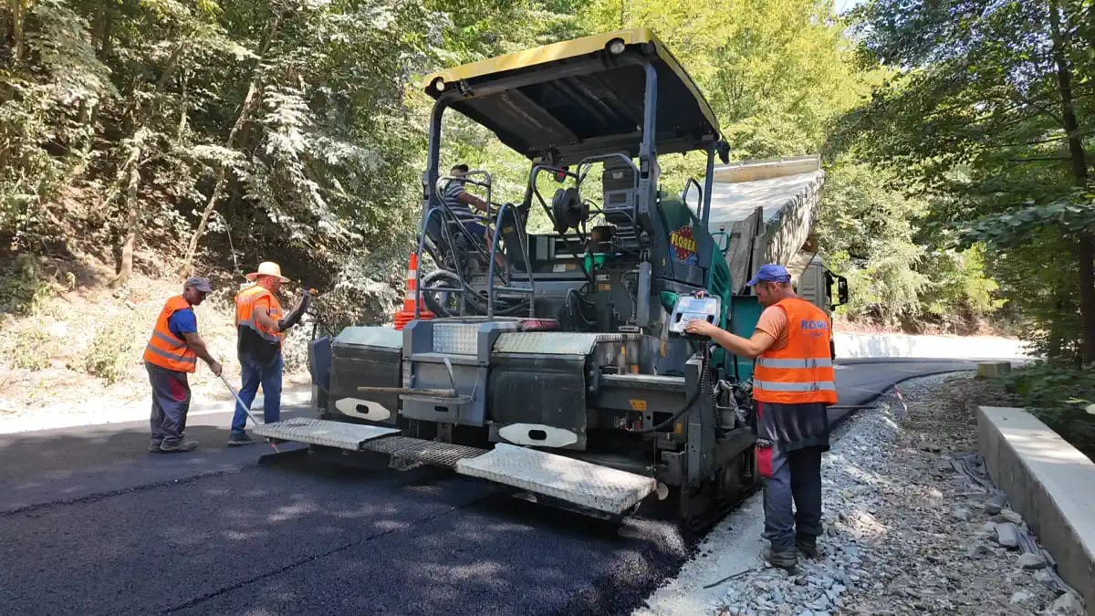 DJ 705 din Alba, primul drum județean cu trei straturi de asfalt, finalizat în 2026