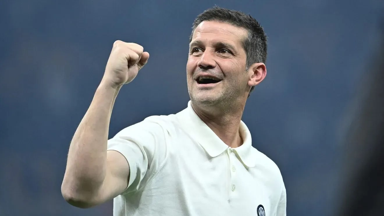 Cristi Chivu în timpul meciului amical dintre Inter și AC Milan Cristi Chivu în timpul meciului amical dintre Inter și AC Milan