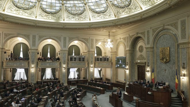 Senat adoptând legea integrității în România Senat adoptând legea integrității în România