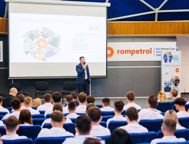 Studenți participanți la programul Rompetrol Traineeship Studenți participanți la programul Rompetrol Traineeship