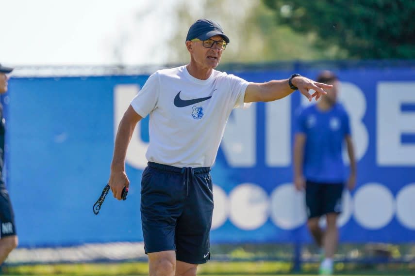 Fotbal în deplasare Farul Constanța cu FC Argeș, stadionul din Mioveni Fotbal în deplasare Farul Constanța cu FC Argeș, stadionul din Mioveni