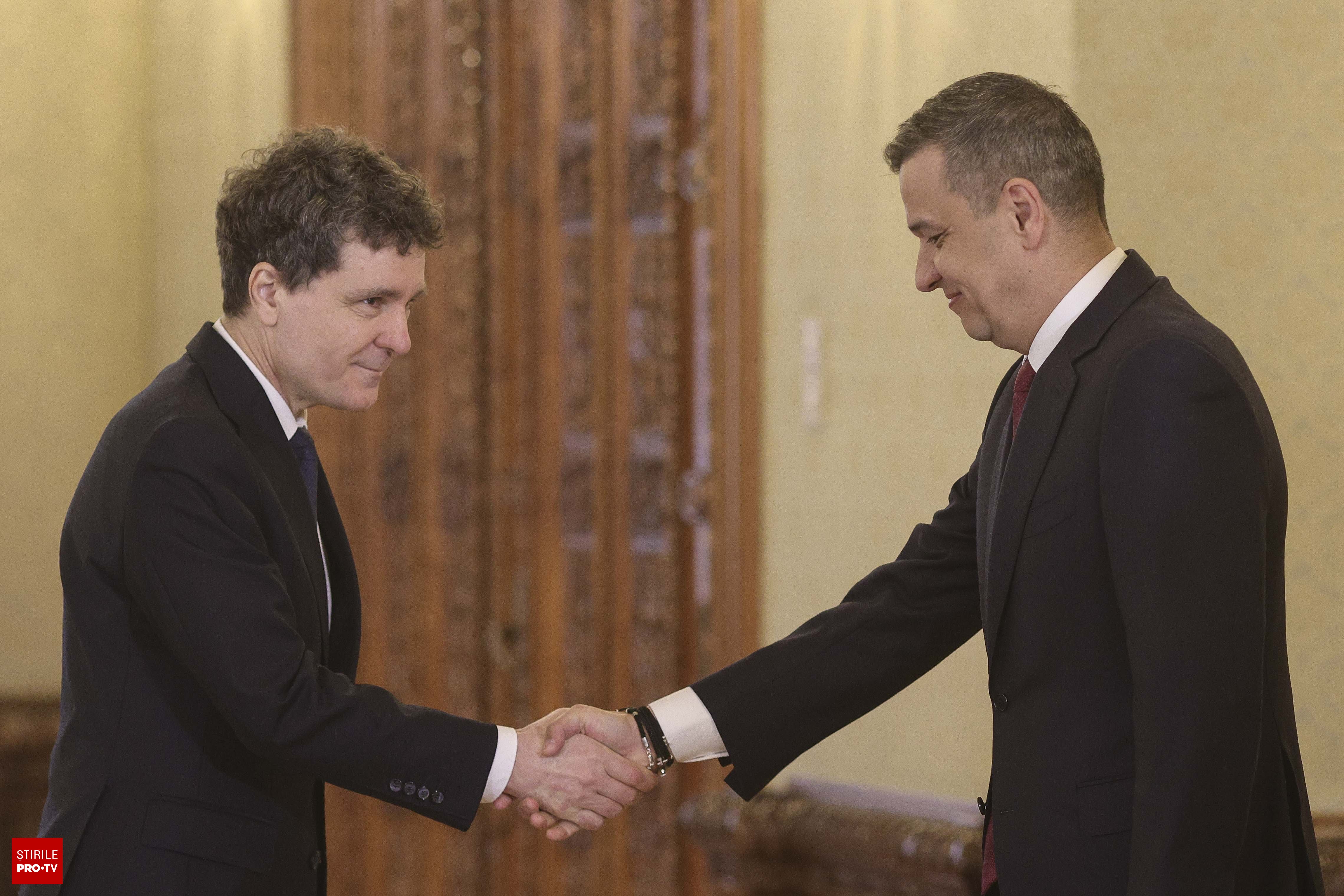 Sediu PSD și simboluri politice românești Sediu PSD și simboluri politice românești