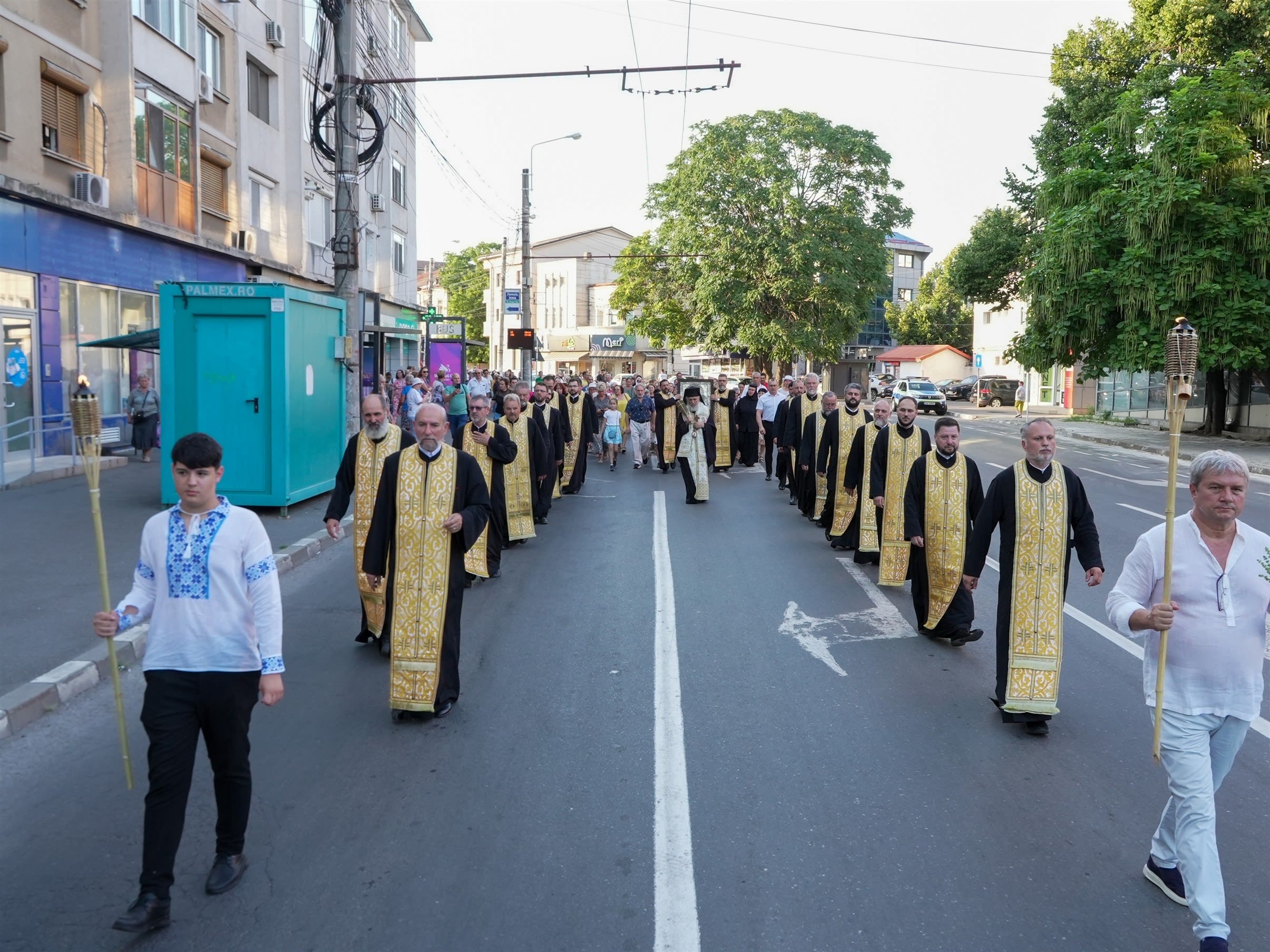 Procesiune religioasă cu icoana făcătoare de minuni în Galați Procesiune religioasă cu icoana făcătoare de minuni în Galați