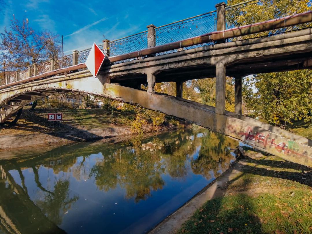 Pasarelă peste Bega în Timișoara, șantier și restricții de circulație Pasarelă peste Bega în Timișoara, șantier și restricții de circulație