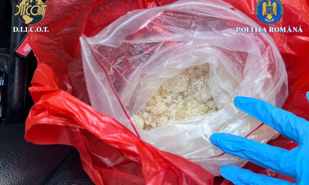 Polițiști DIICOT și antidrog în acțiune în Oradea Polițiști DIICOT și antidrog în acțiune în Oradea