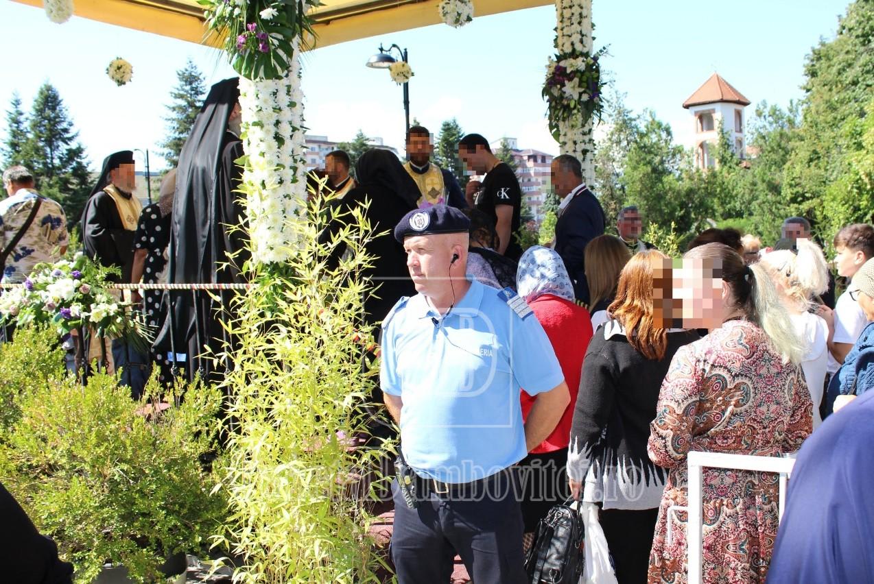 Jandarmi în acțiune la evenimente religioase în Târgoviște Jandarmi în acțiune la evenimente religioase în Târgoviște