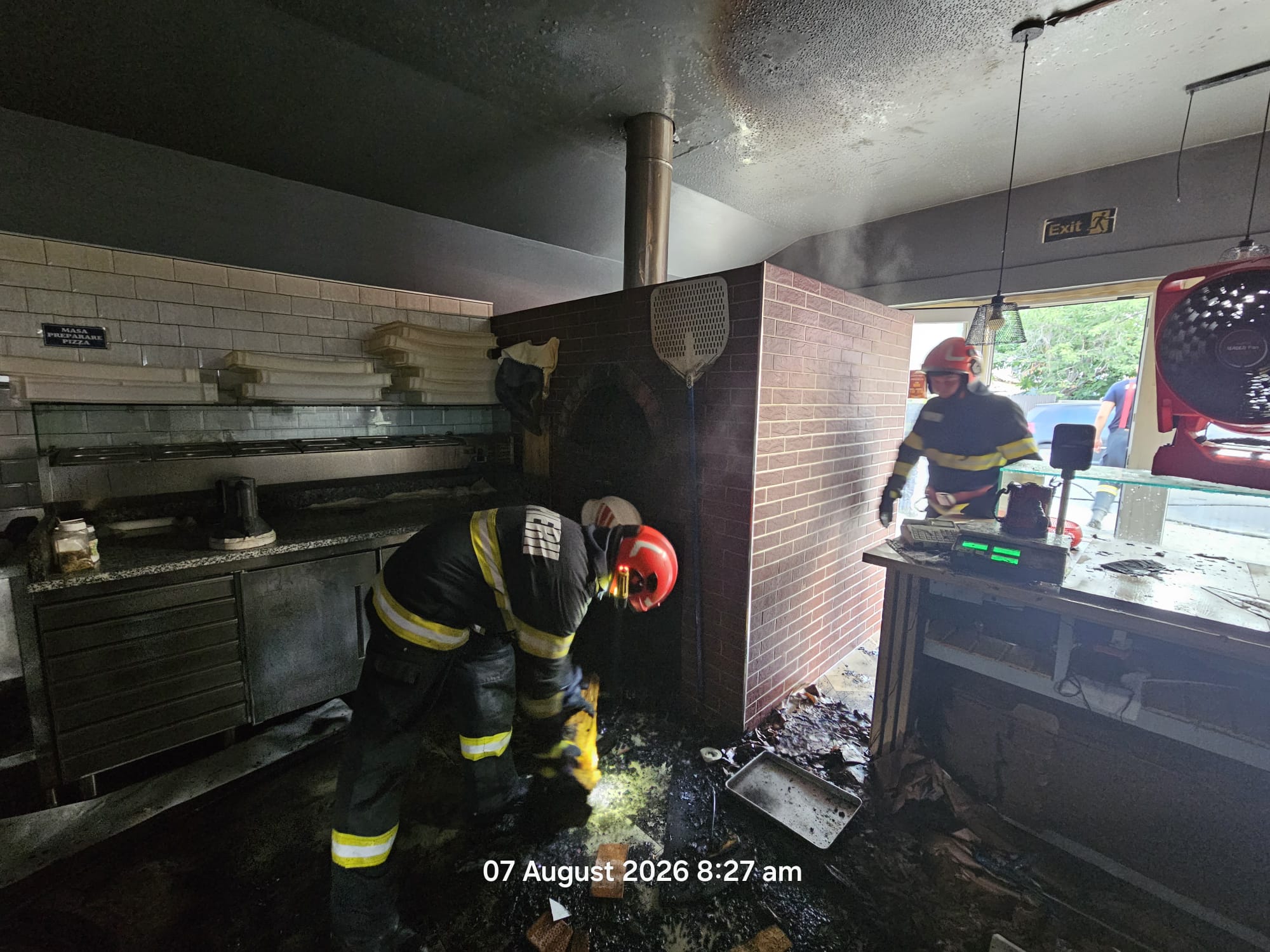 Pompieri în acțiune la o pizzerie din Focșani Pompieri în acțiune la o pizzerie din Focșani