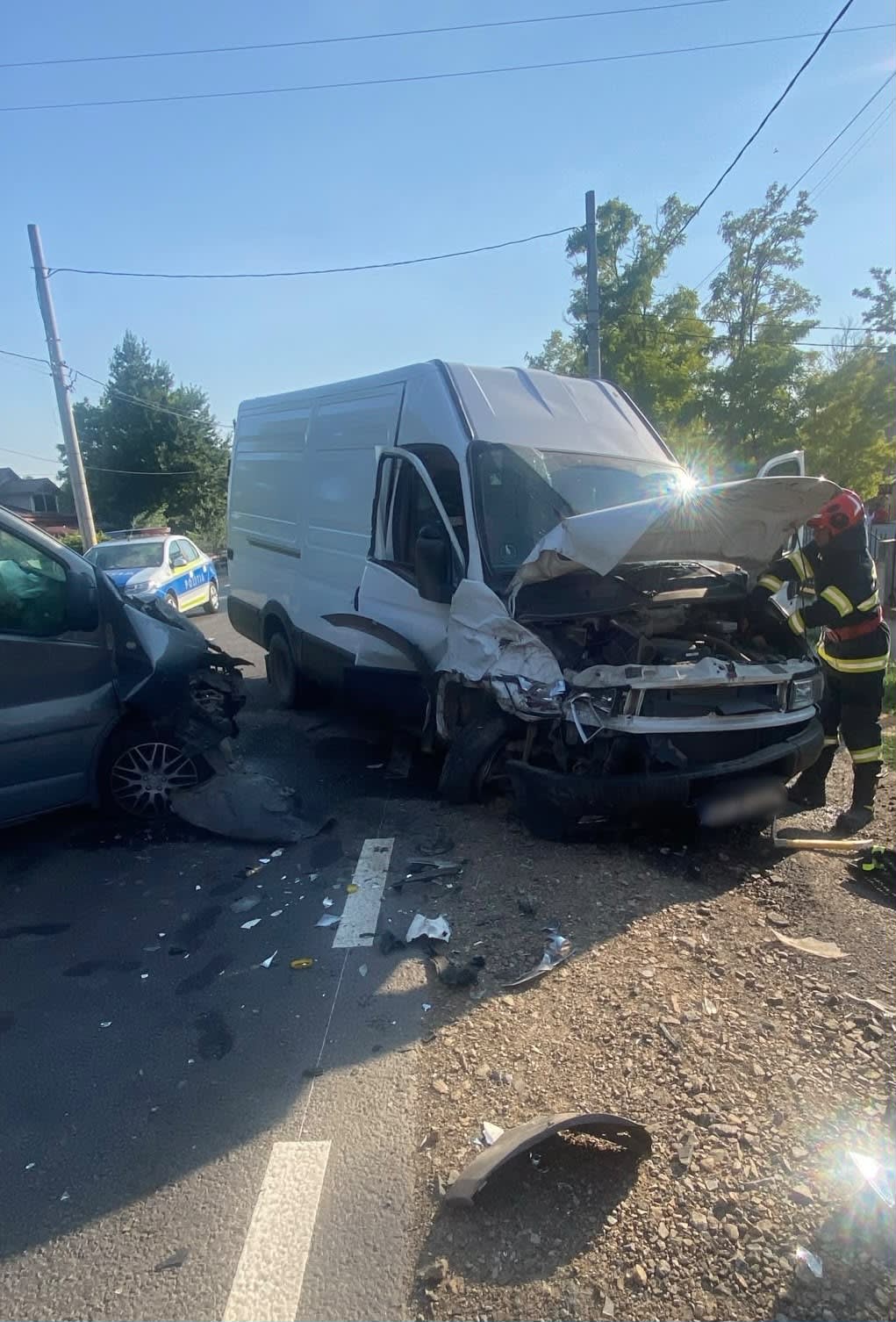 Accident grav pe DN 21 în Lanurile: trei răniți după coliziune violentă între două vehicule