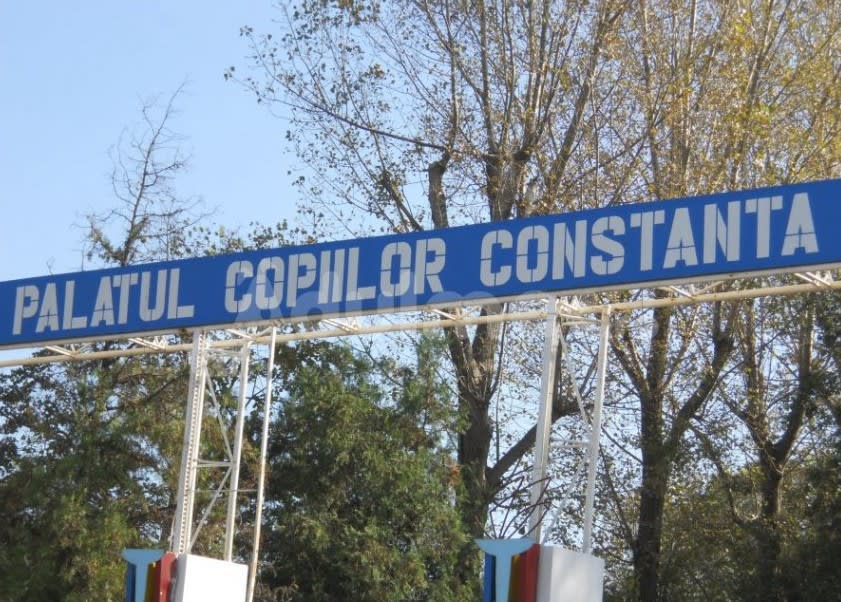 Mese cu mâncare pentru concursul internațional de navomodele Mese cu mâncare pentru concursul internațional de navomodele