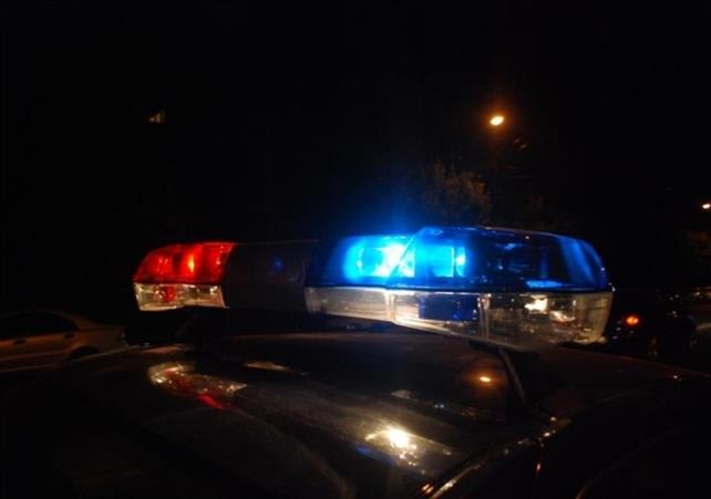 Un bărbat de 44 de ani a fost reținut după ce a alungat partenera și copilul din casă în Deva