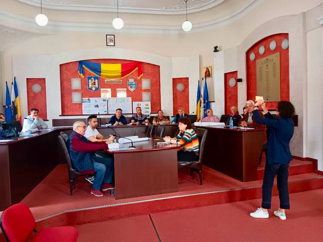 Juriul cetățenilor din Râmnicu Vâlcea în dezbatere publică Juriul cetățenilor din Râmnicu Vâlcea în dezbatere publică