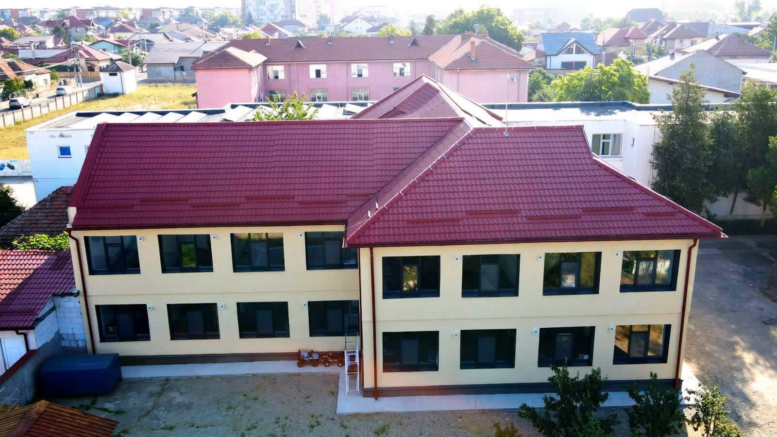 Clădire modernizată a centrului de plasament din Drobeta-Turnu Severin Clădire modernizată a centrului de plasament din Drobeta-Turnu Severin