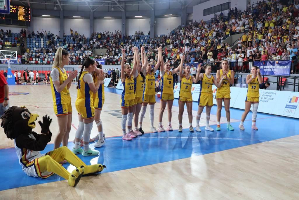 Jucătoare române în acțiune la Campionatul European U18 de baschet de la Tulcea Jucătoare române în acțiune la Campionatul European U18 de baschet de la Tulcea