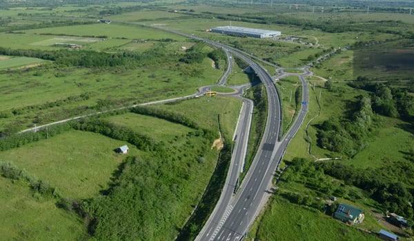 Lucrări de consolidare a drumului de ocolire în Caransebeș Lucrări de consolidare a drumului de ocolire în Caransebeș