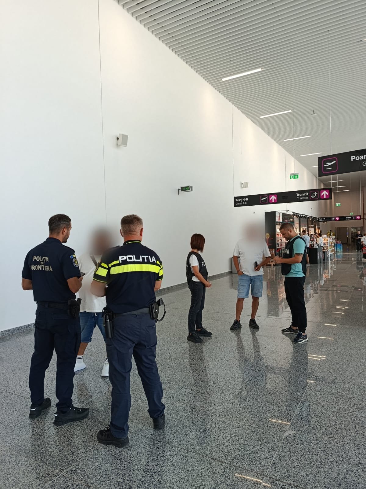Aeroportul Craiova, verificat într-o acțiune amplă de poliție