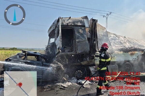 Accident mortal între Reșița și Berzovia: autoturism și TIR în flăcări