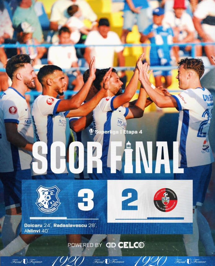 Jucători de fotbal în acțiune pe stadionul din Constanța Jucători de fotbal în acțiune pe stadionul din Constanța