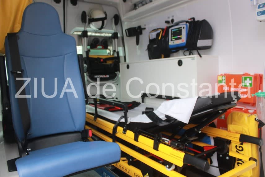 Ambulanță atacată cu bate și pietre în Cluj, incident violent Ambulanță atacată cu bate și pietre în Cluj, incident violent