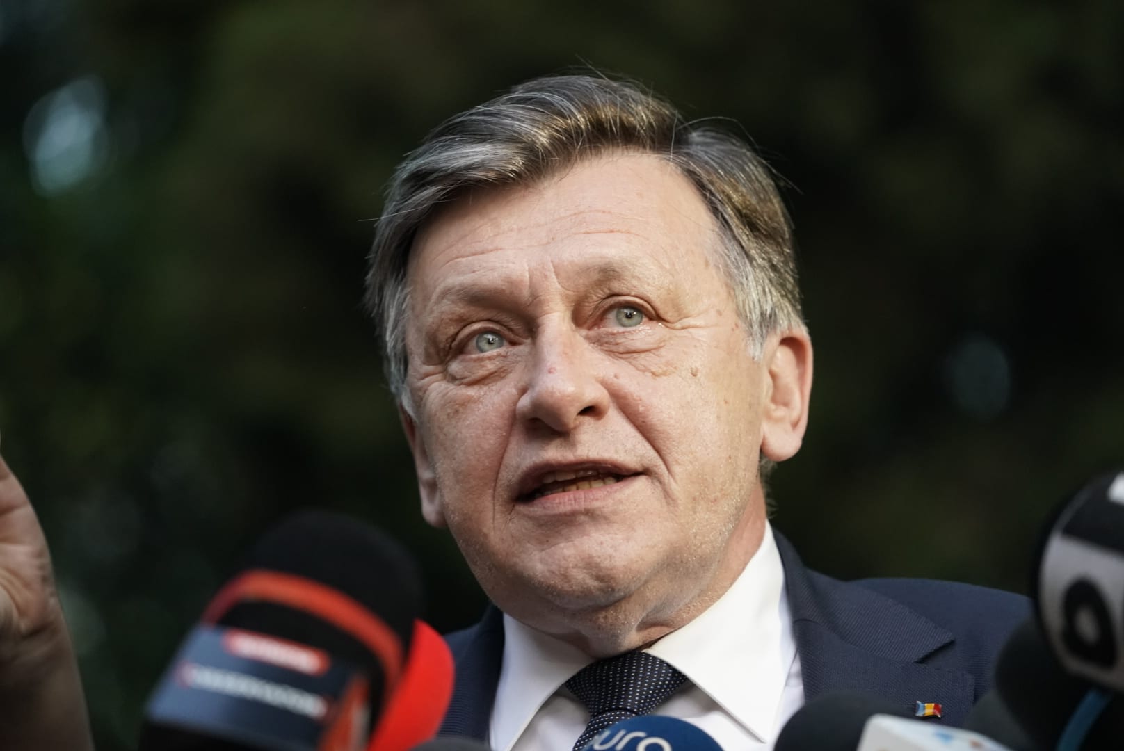 Crin Antonescu a atacat dur pe Nicușor Dan în criza politică: „Să rezolve problema”