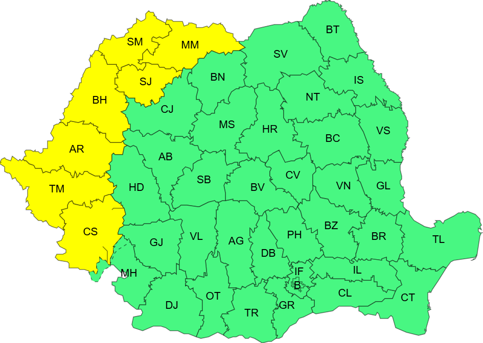 Persoană cu pălărie și ochelari de soare protejându-se de soare în timpul caniculei Persoană cu pălărie și ochelari de soare protejându-se de soare în timpul caniculei